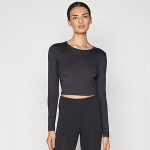 NWT Women’s Old Navy Active Powersoft Black Long Sleeve Crop Top, Size M